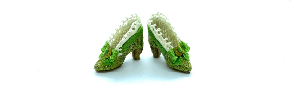 Green Shoes with&nbsp;Bow