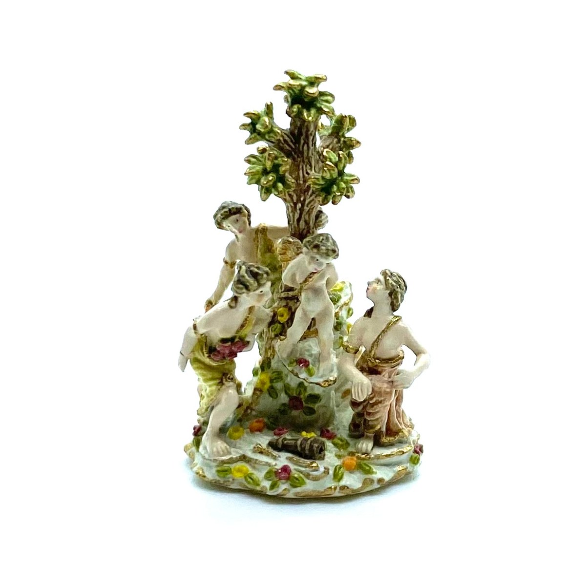 The Three Graces Distressing&nbsp;Cupid