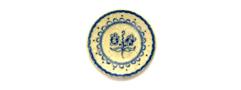 Stoneware Plate with Floral&nbsp;Design
