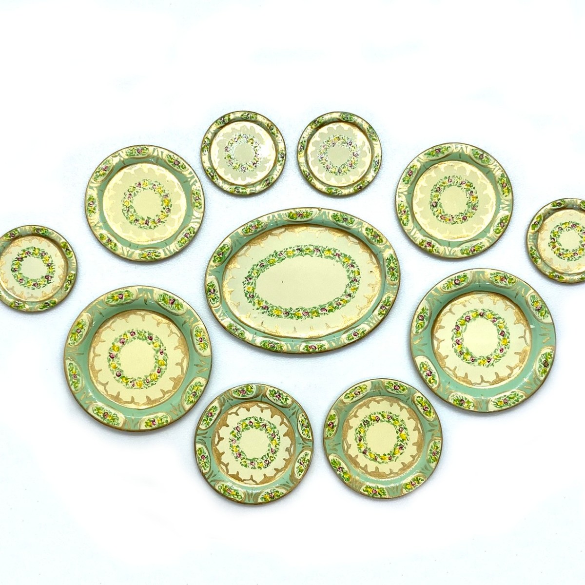 Green Dinner Service for&nbsp;Four